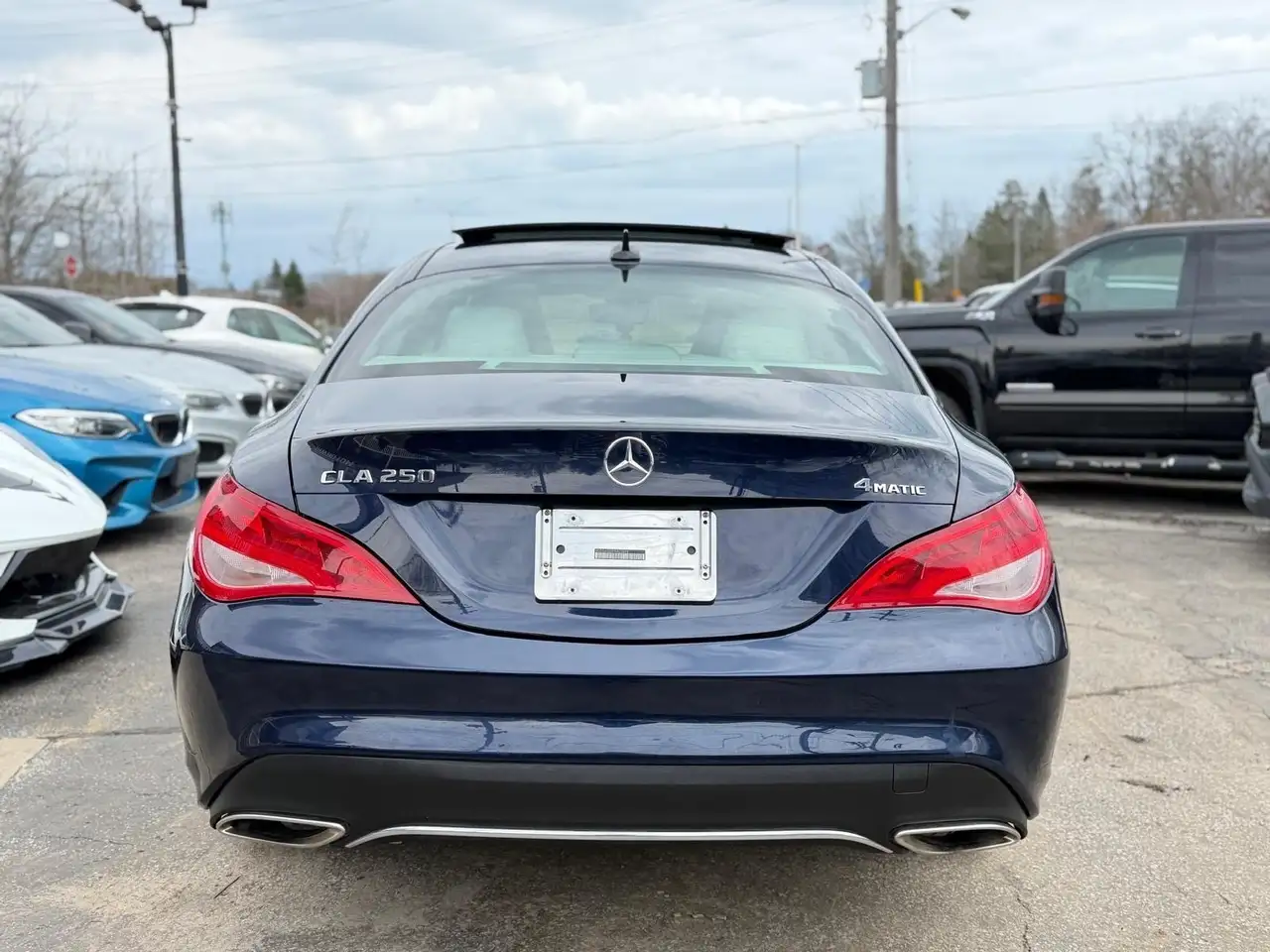 Mercedes-Benz CLA снимка Mercedes-Benz CLA