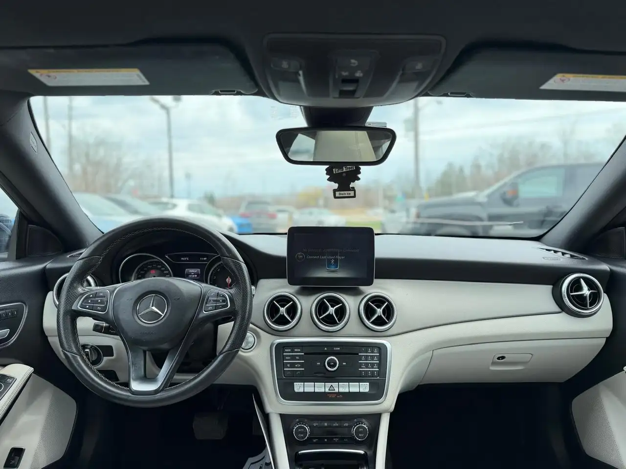 Mercedes-Benz CLA снимка Mercedes-Benz CLA