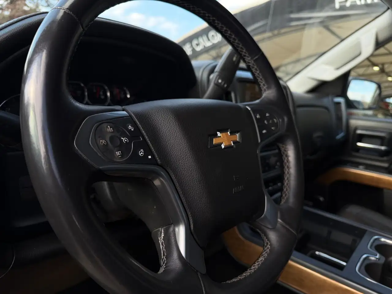Chevrolet Silverado 1500 photo Chevrolet Silverado 1500