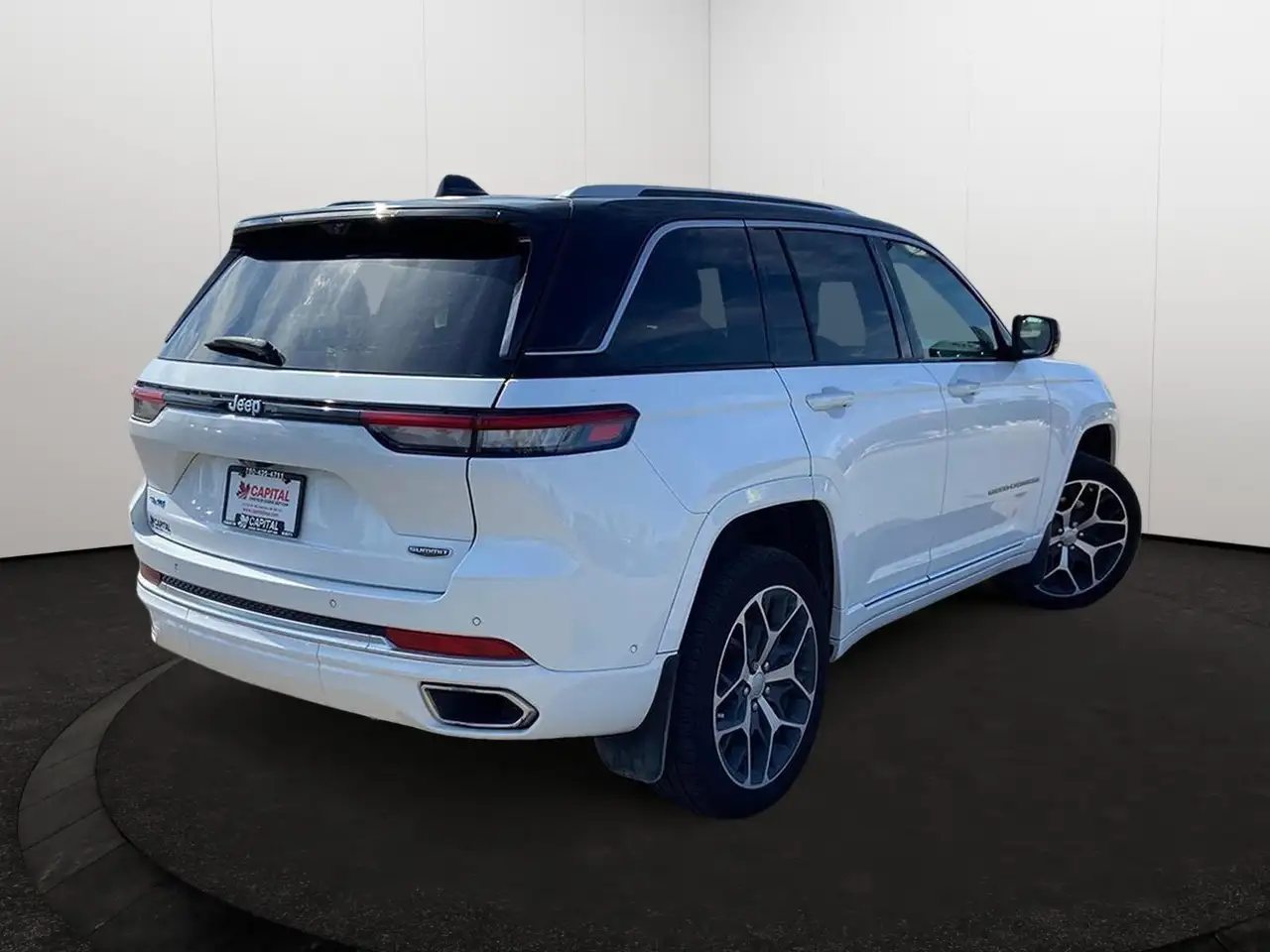 Jeep Grand Cherokee снимка Jeep Grand Cherokee