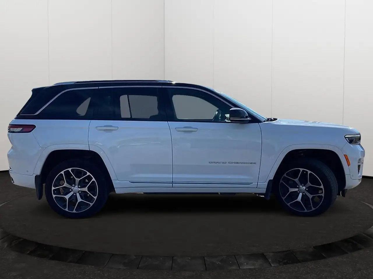 Jeep Grand Cherokee снимка Jeep Grand Cherokee