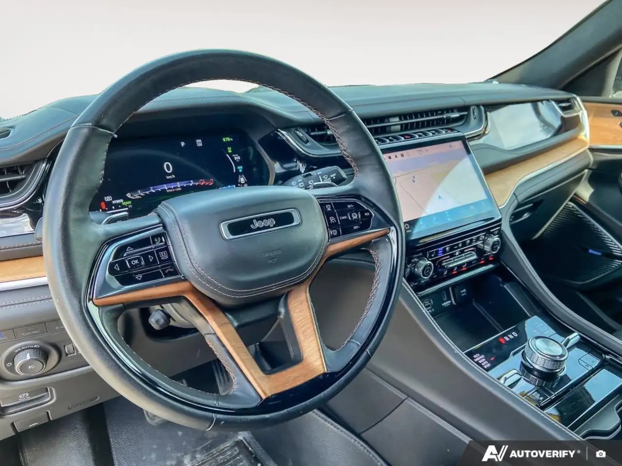 Jeep Grand Cherokee снимка Jeep Grand Cherokee