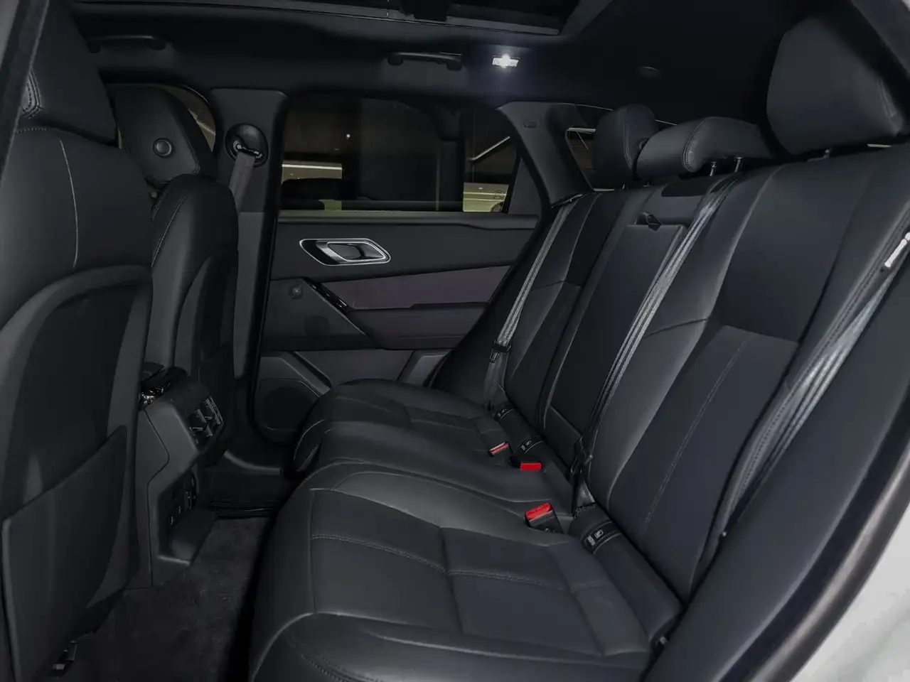 Land Rover Range Rover Velar снимка Land Rover Range Rover Velar