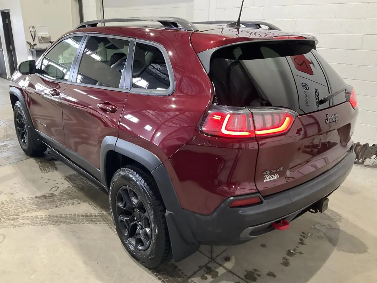 Jeep Cherokee снимка Jeep Cherokee