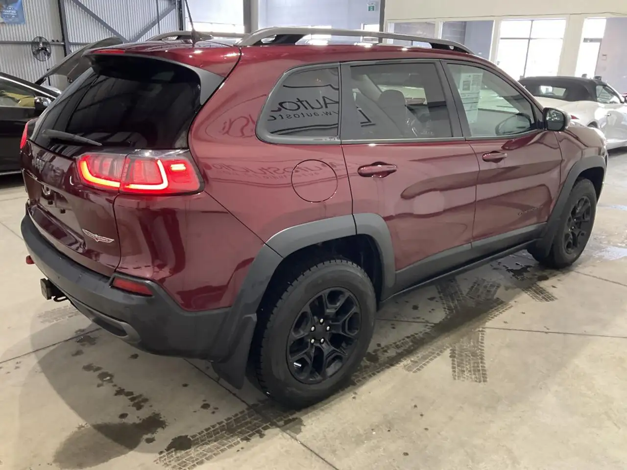 Jeep Cherokee снимка Jeep Cherokee