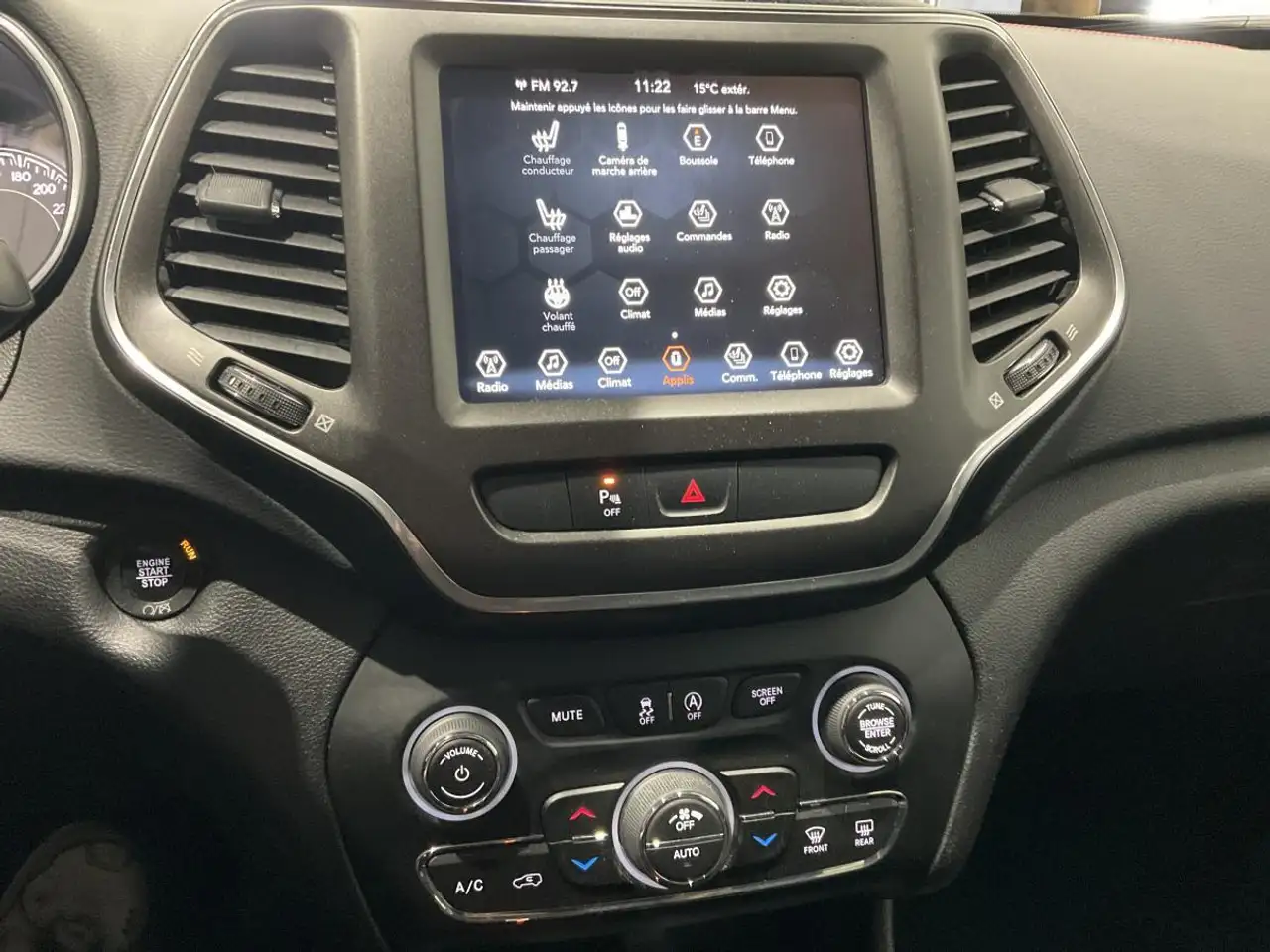 Jeep Cherokee снимка Jeep Cherokee