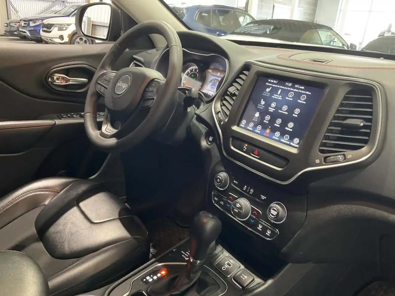 Jeep Cherokee снимка Jeep Cherokee