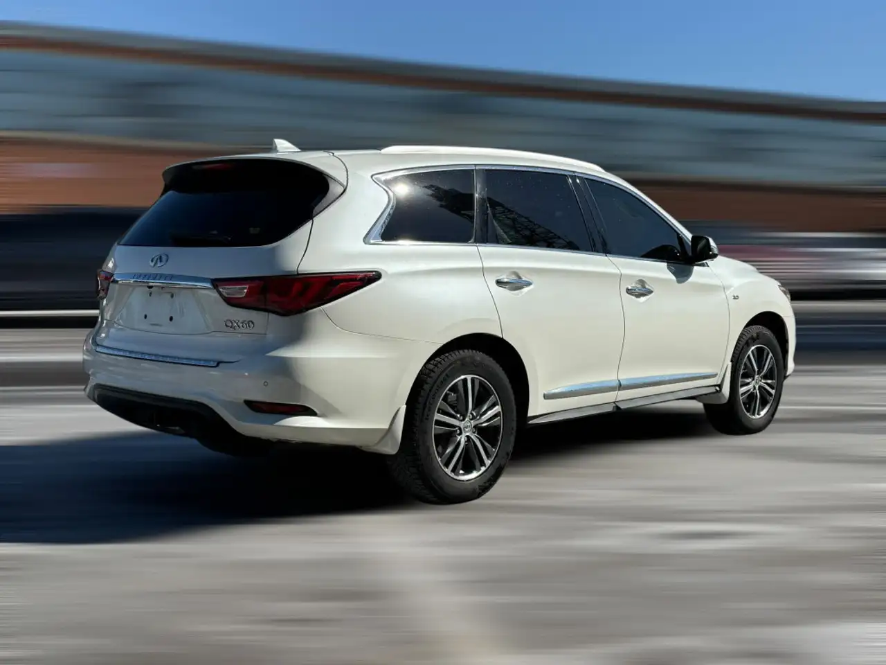 Infiniti QX60 снимка Infiniti QX60