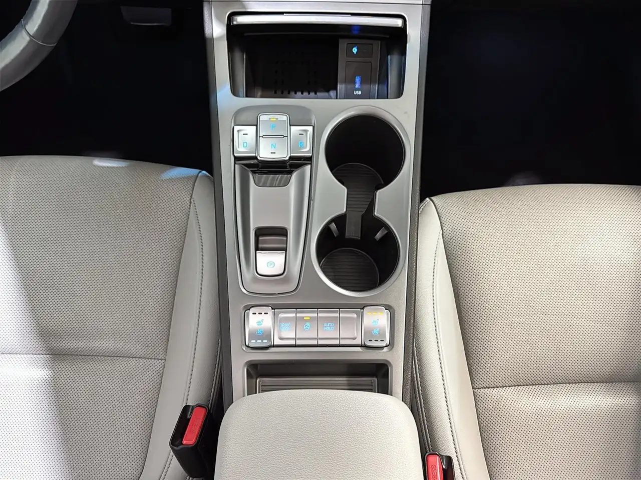 Hyundai KONA снимка Hyundai KONA
