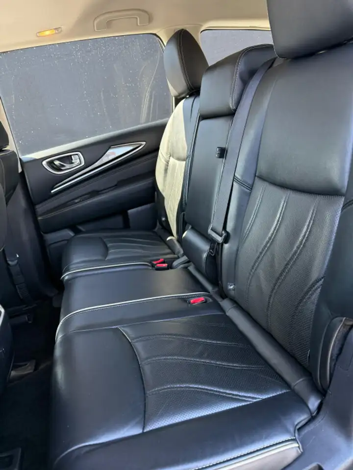 Infiniti QX60 снимка Infiniti QX60