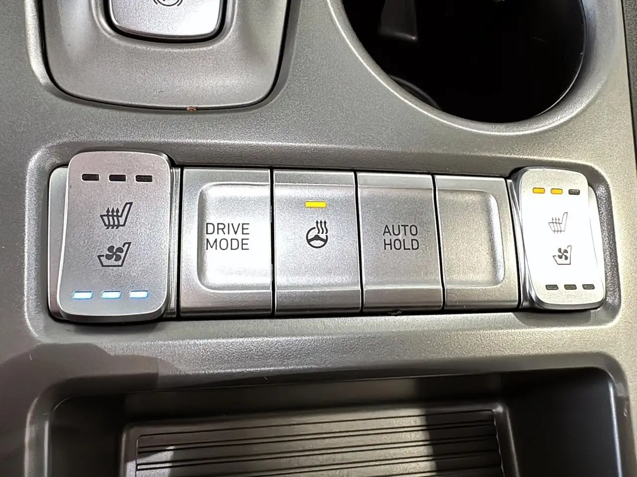 Hyundai KONA снимка Hyundai KONA