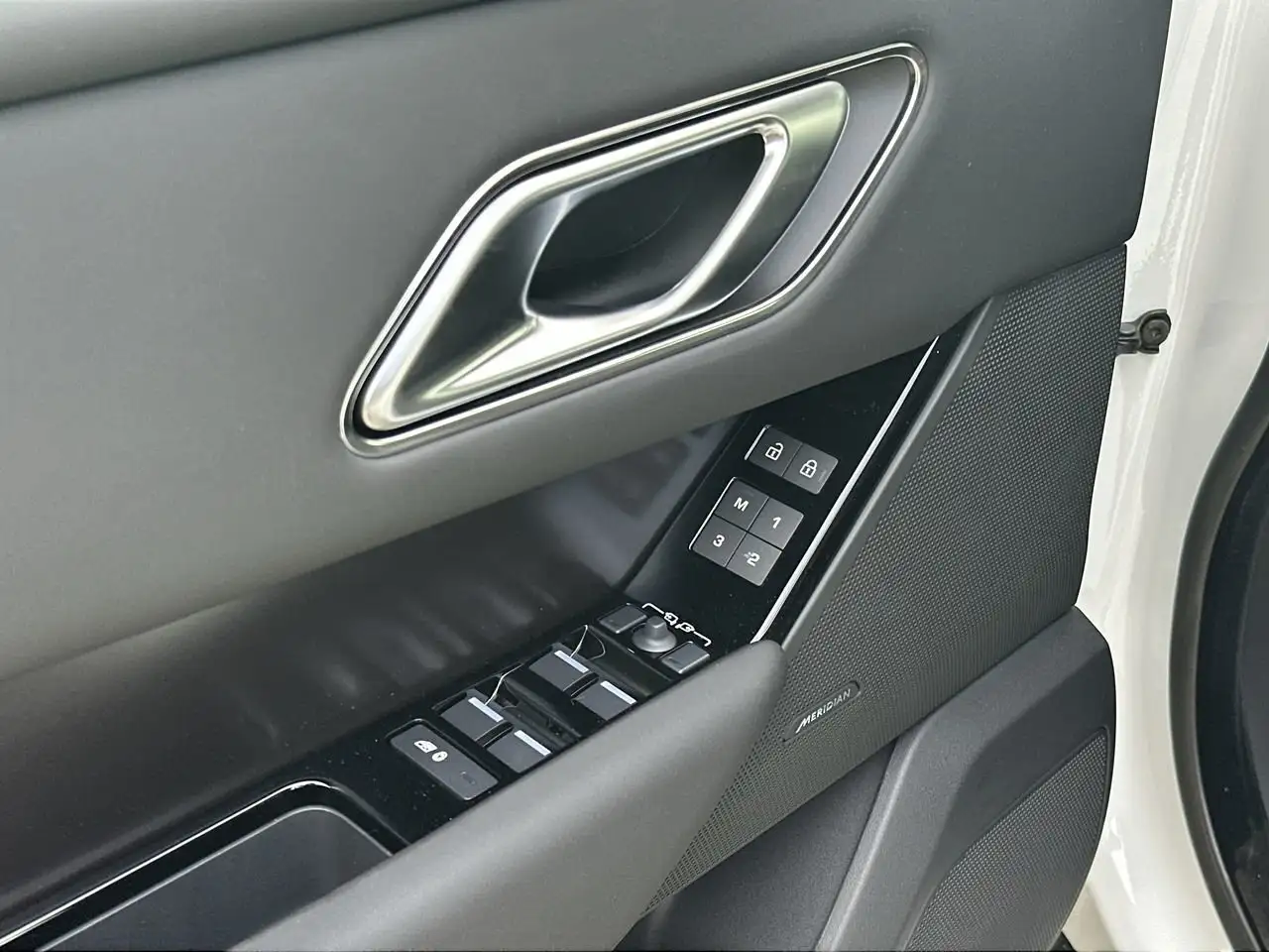 Land Rover Range Rover Velar снимка Land Rover Range Rover Velar