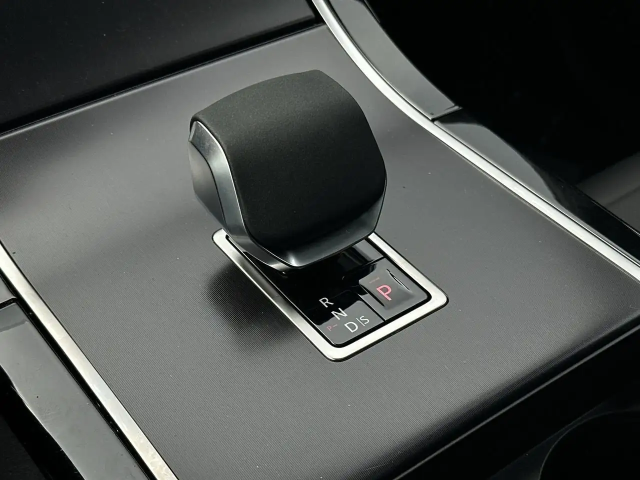 Land Rover Range Rover Velar снимка Land Rover Range Rover Velar