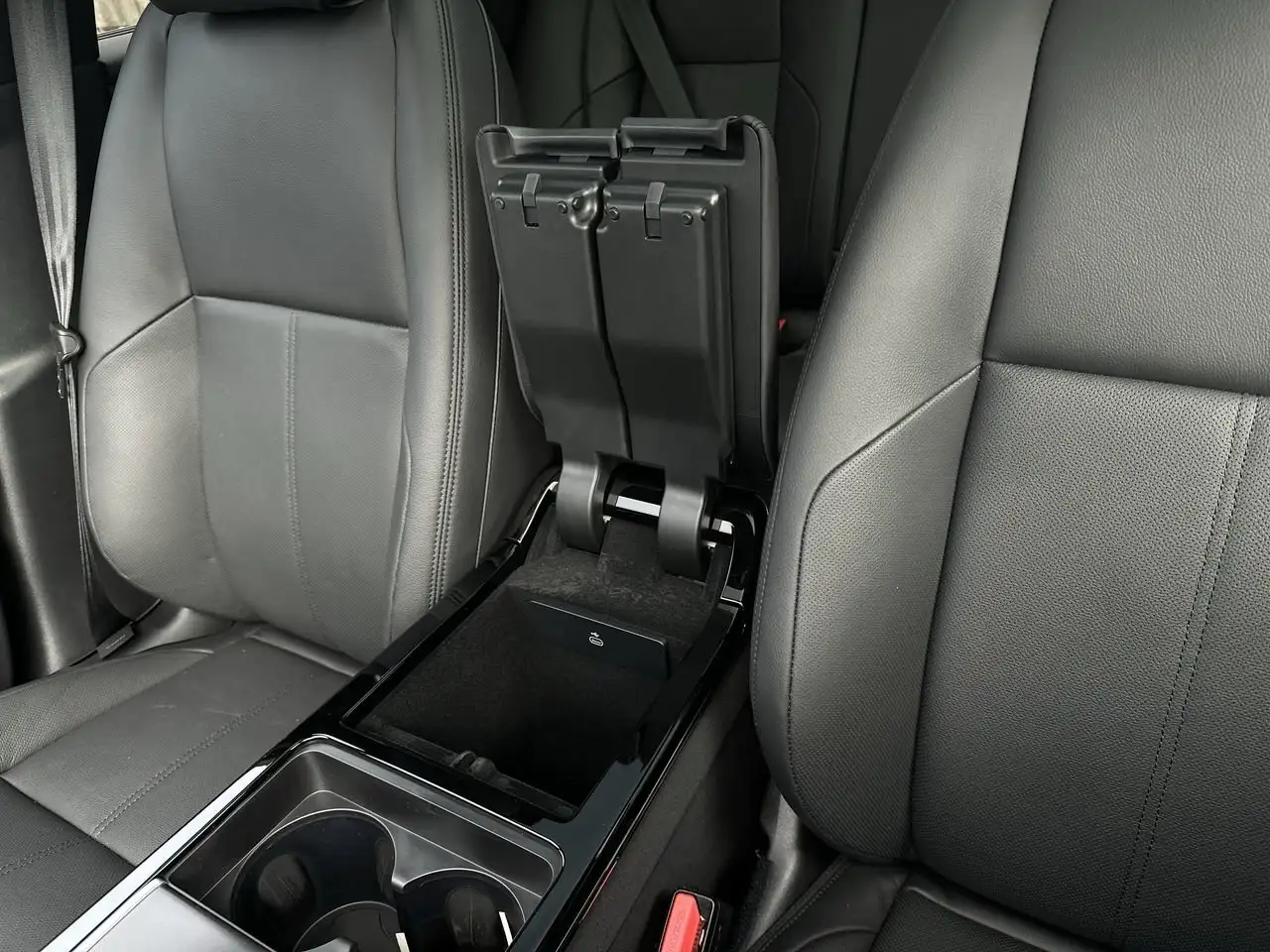 Land Rover Range Rover Velar снимка Land Rover Range Rover Velar