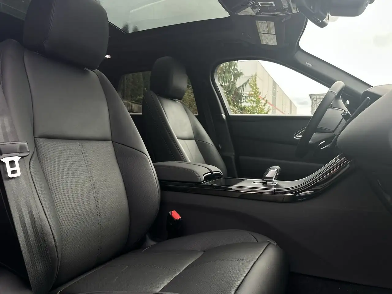 Land Rover Range Rover Velar снимка Land Rover Range Rover Velar