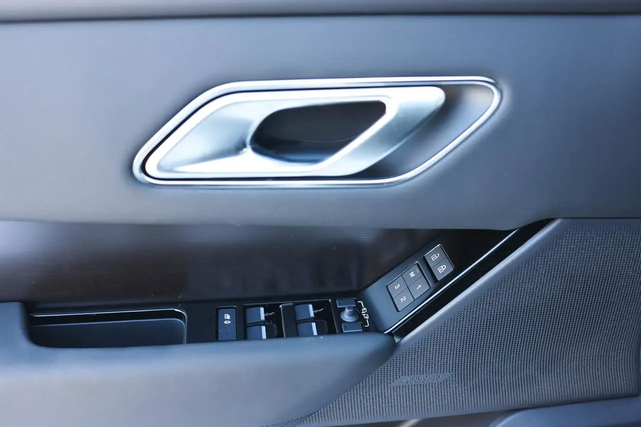 Land Rover Range Rover Velar снимка Land Rover Range Rover Velar