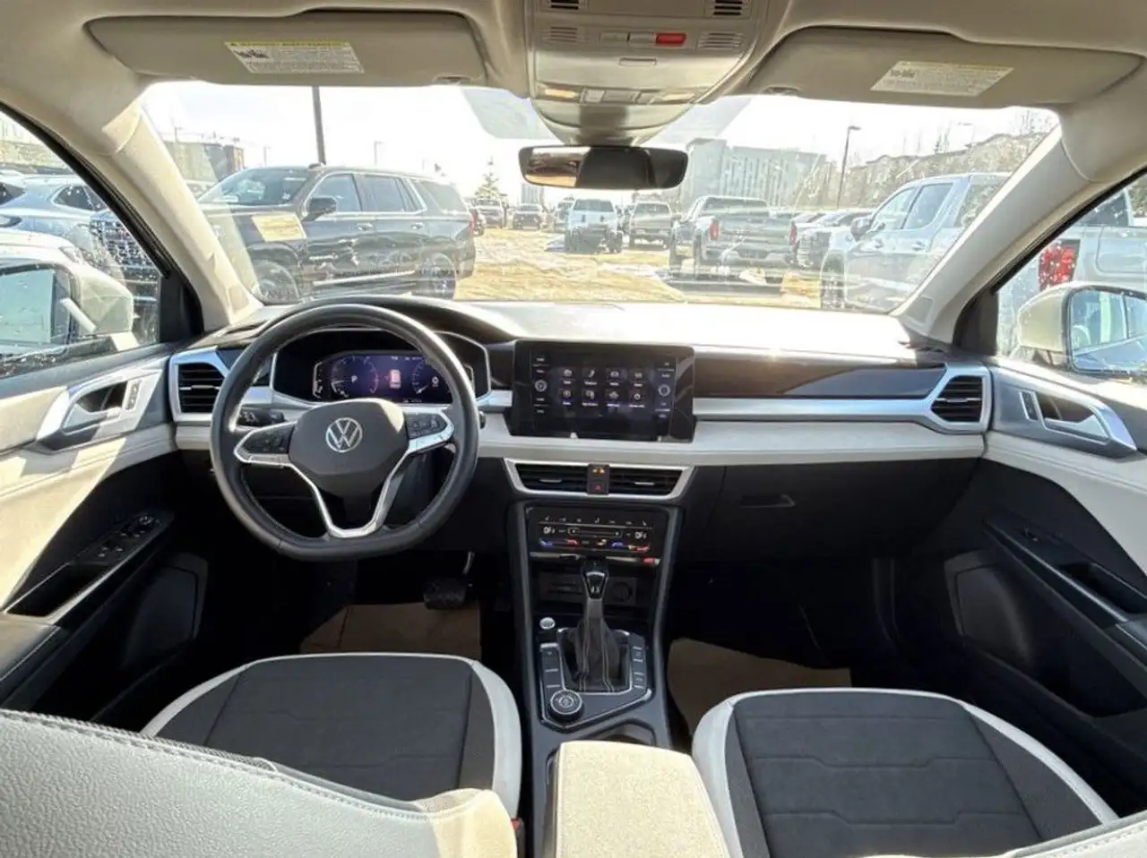 Volkswagen Taos снимка Volkswagen Taos