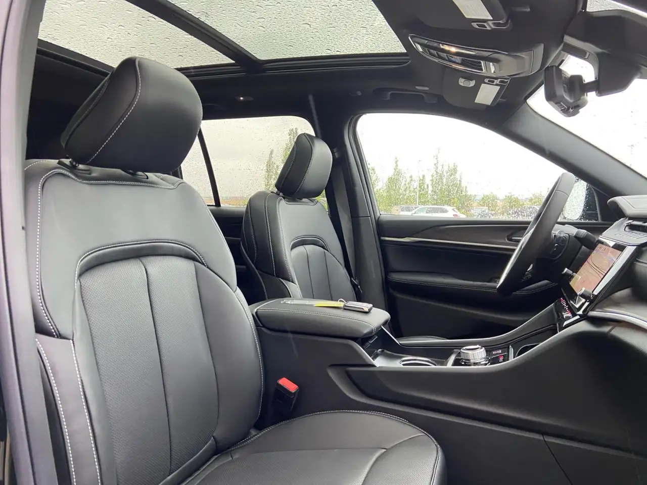Jeep Grand Cherokee снимка Jeep Grand Cherokee
