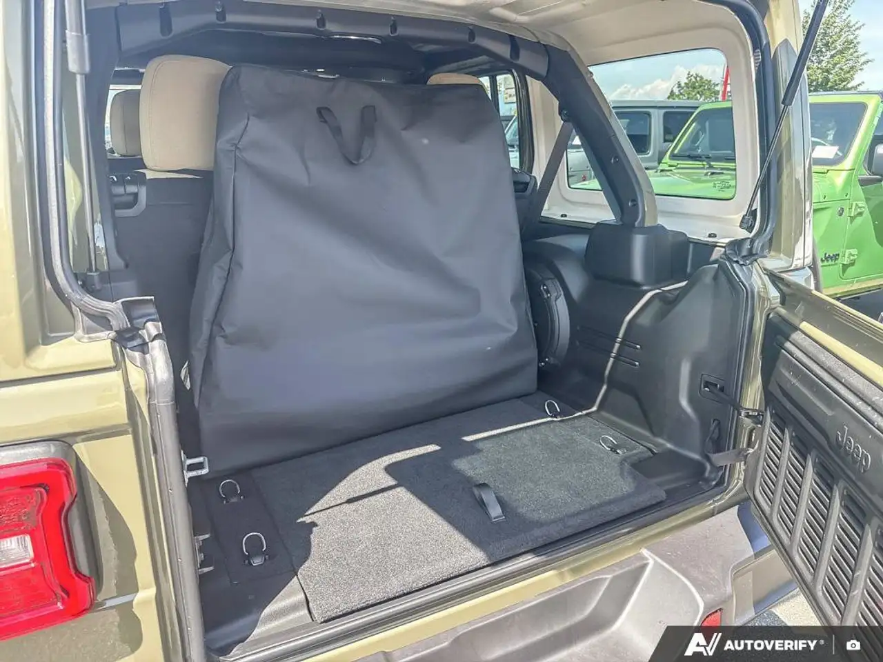 Jeep Wrangler photo Jeep Wrangler