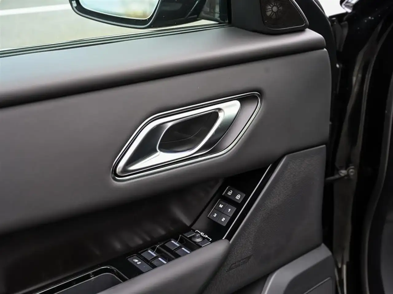 Land Rover Range Rover Velar снимка Land Rover Range Rover Velar
