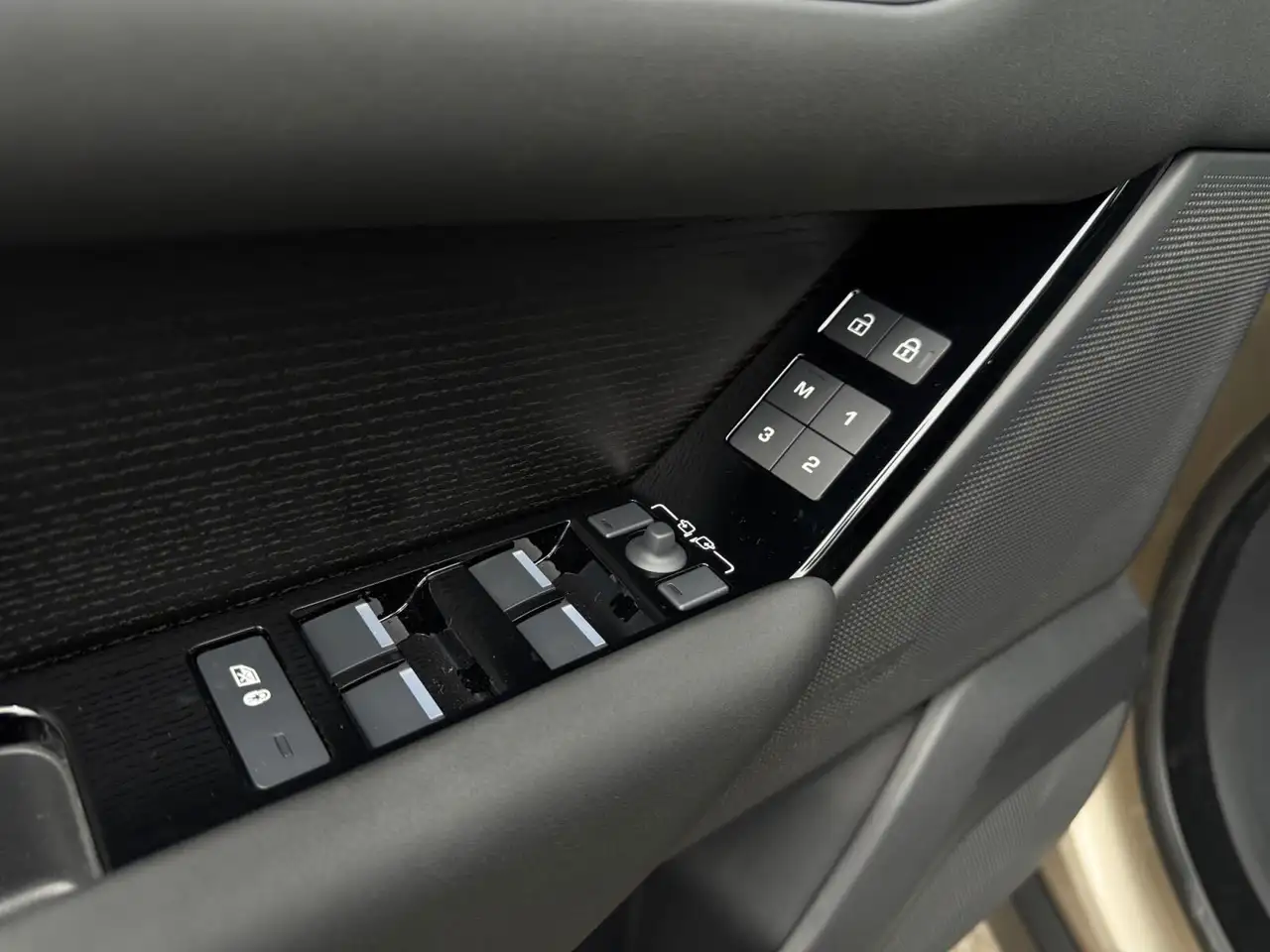 Land Rover Range Rover Velar снимка Land Rover Range Rover Velar