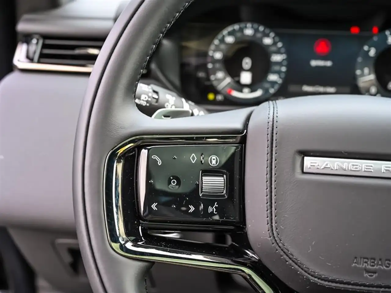 Land Rover Range Rover Velar снимка Land Rover Range Rover Velar