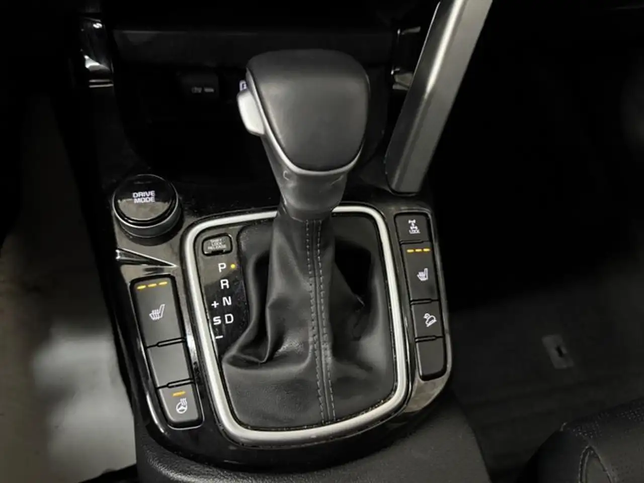 Kia Seltos photo Kia Seltos