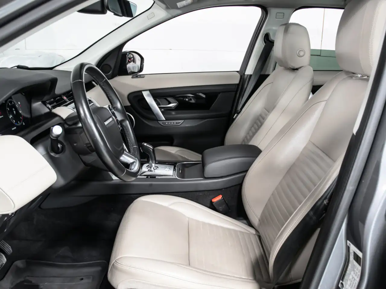Land Rover Discovery Sport снимка Land Rover Discovery Sport