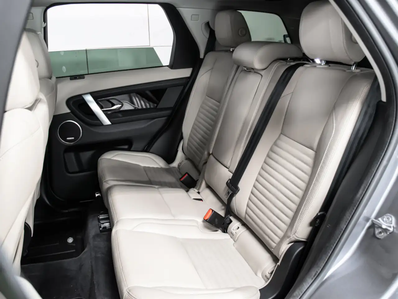 Land Rover Discovery Sport снимка Land Rover Discovery Sport