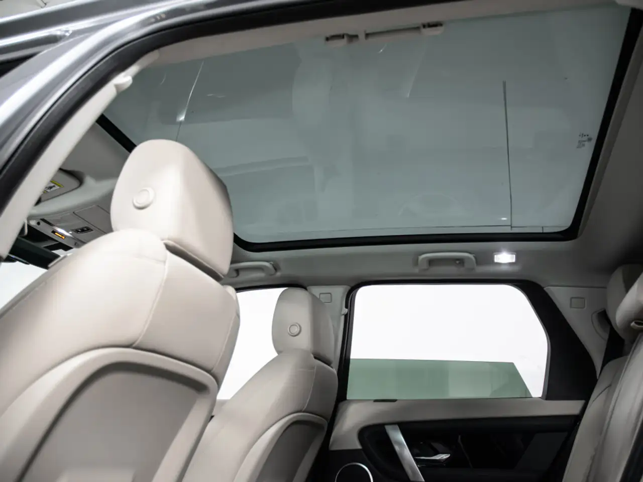Land Rover Discovery Sport снимка Land Rover Discovery Sport
