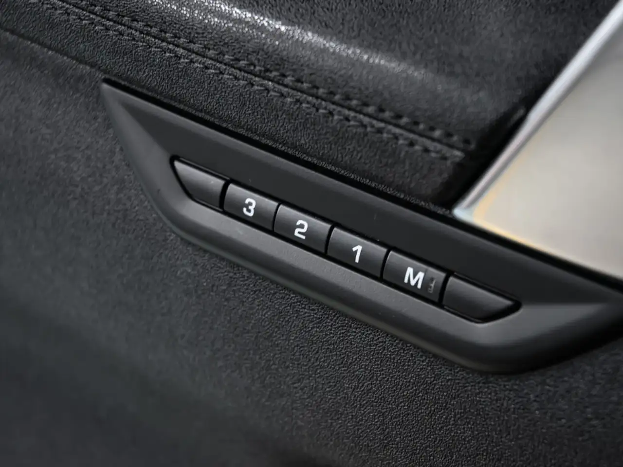 Land Rover Discovery Sport снимка Land Rover Discovery Sport