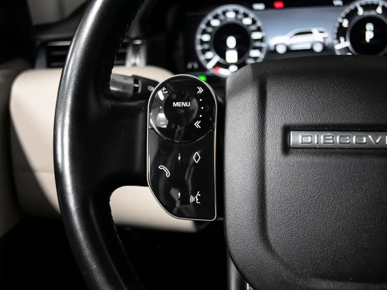 Land Rover Discovery Sport снимка Land Rover Discovery Sport