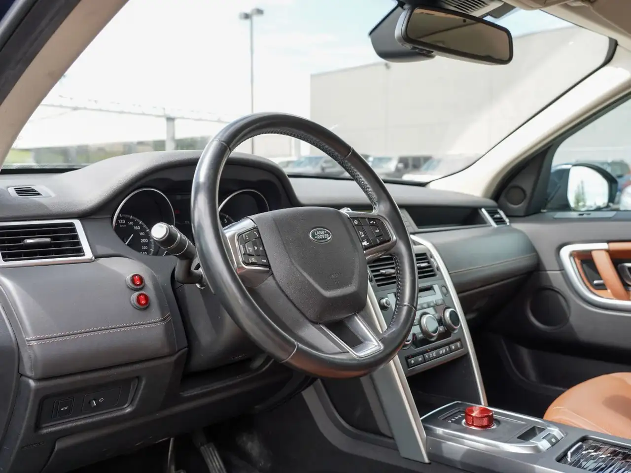 Land Rover Discovery Sport снимка Land Rover Discovery Sport