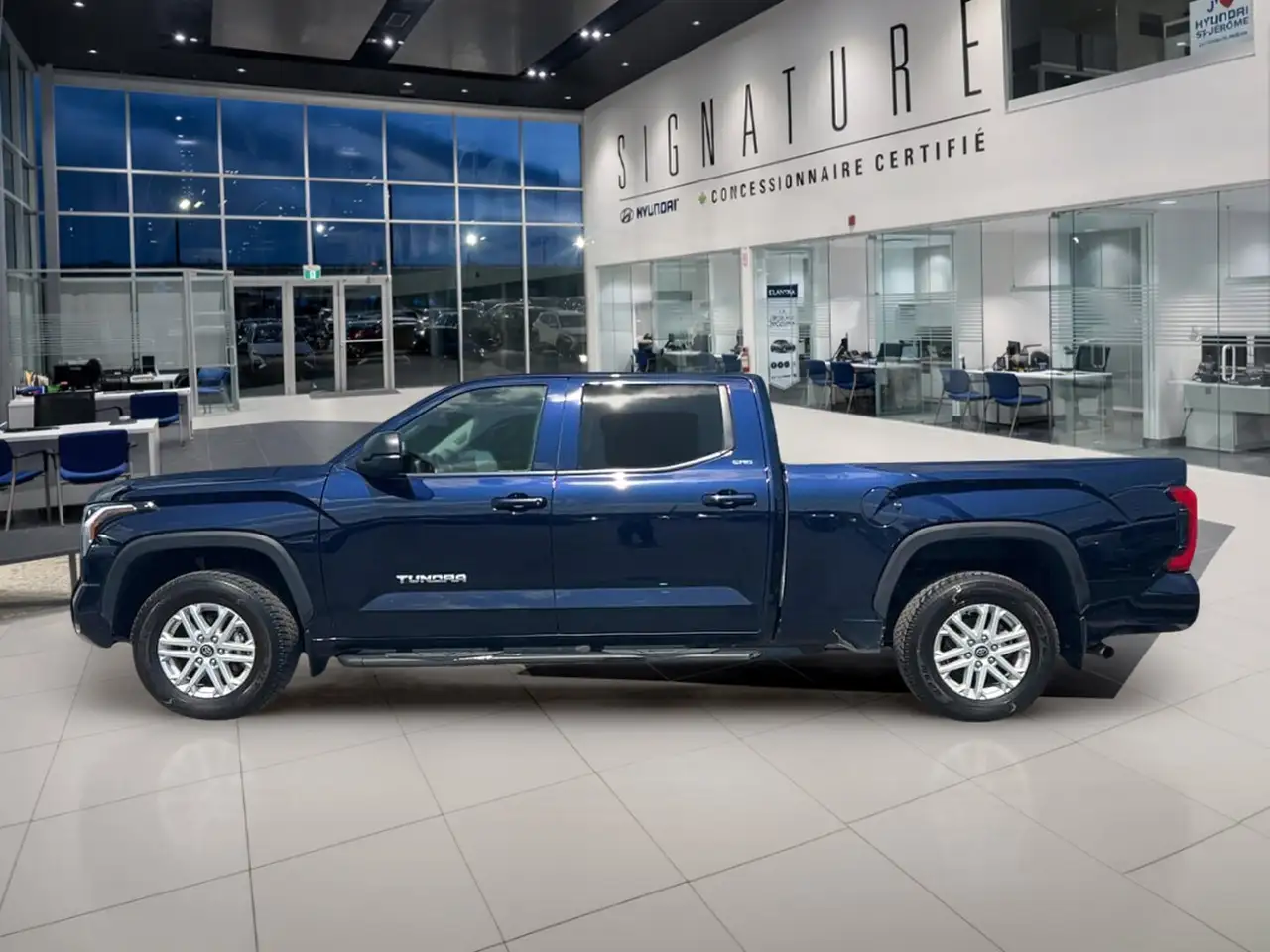 Toyota Tundra снимка Toyota Tundra