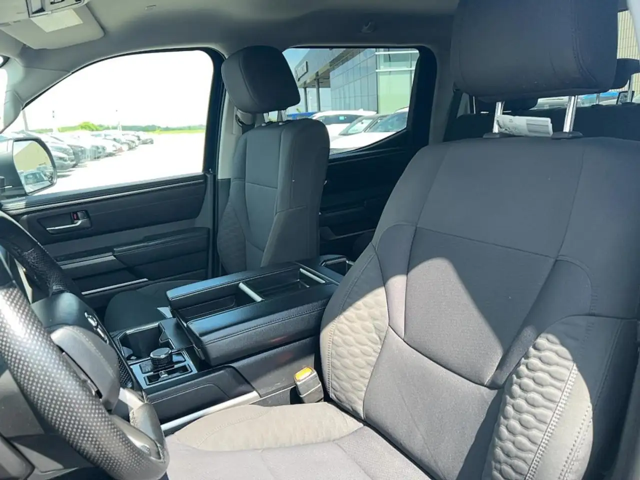 Toyota Tundra снимка Toyota Tundra
