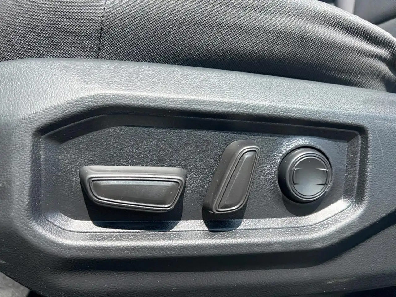 Toyota Tundra снимка Toyota Tundra