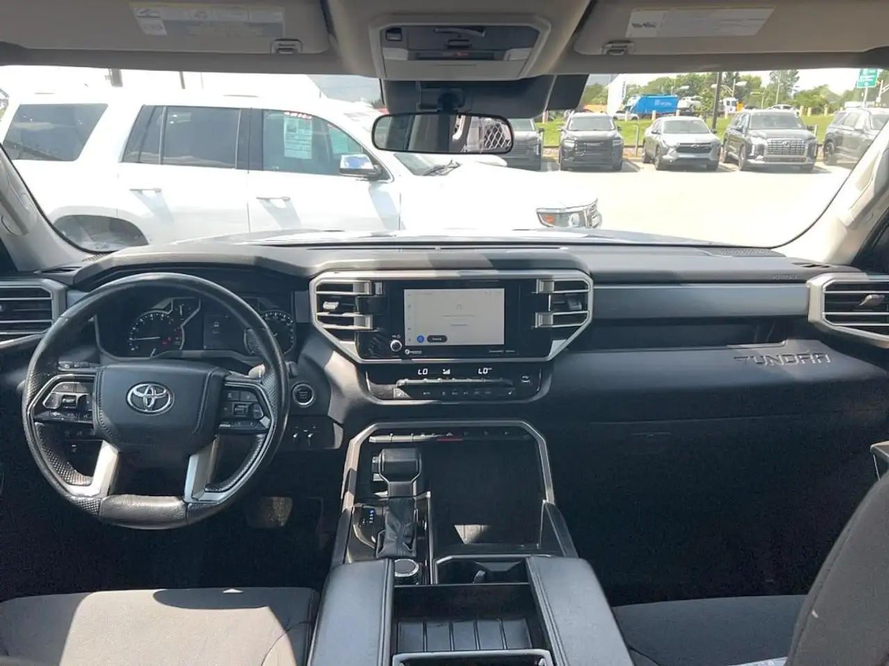 Toyota Tundra снимка Toyota Tundra