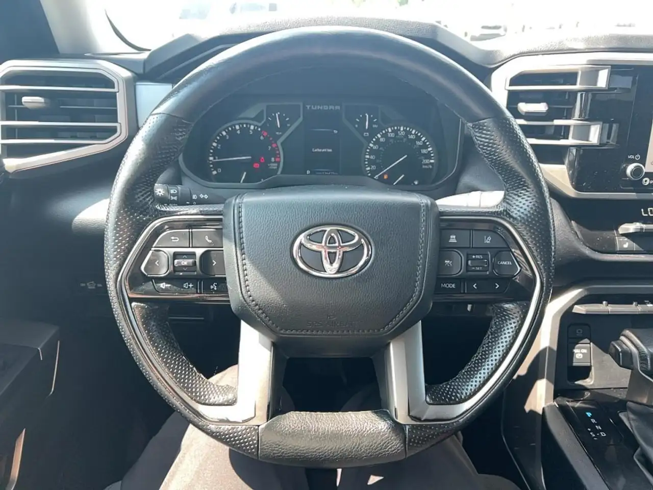 Toyota Tundra снимка Toyota Tundra