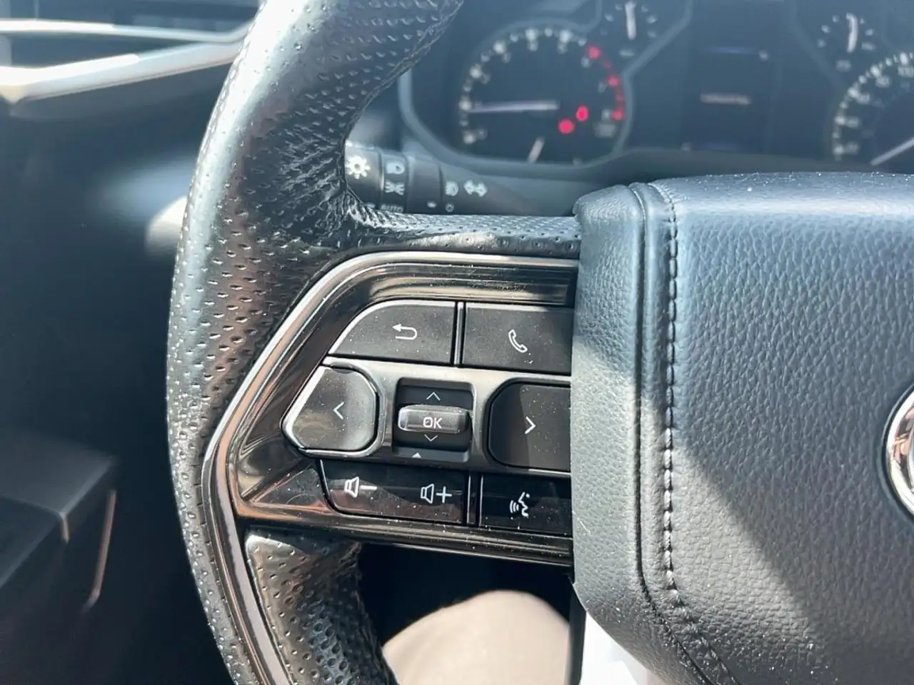 Toyota Tundra снимка Toyota Tundra