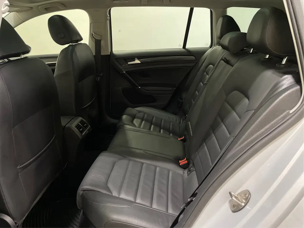 Volkswagen Golf photo Volkswagen Golf