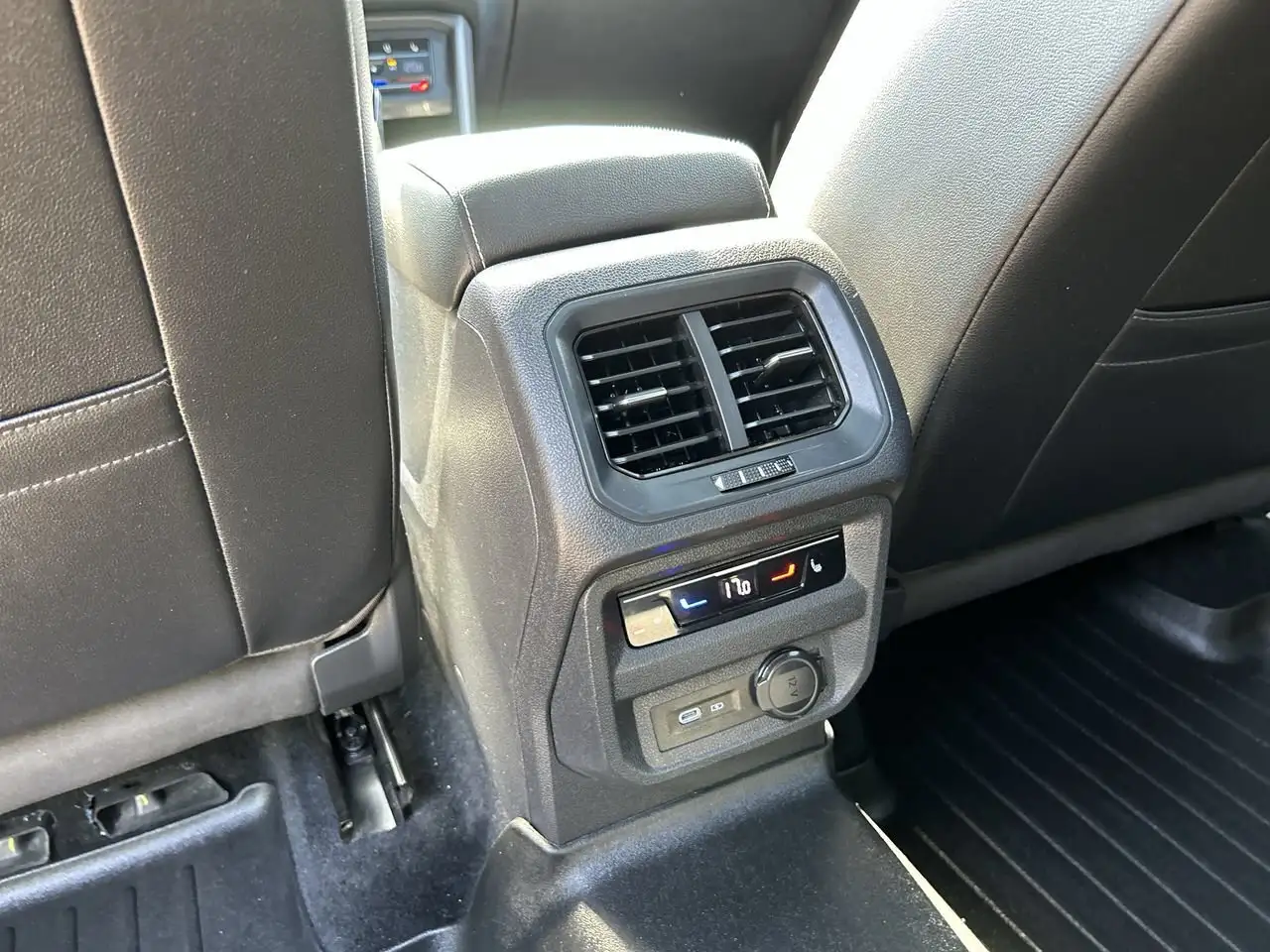 Volkswagen Tiguan снимка Volkswagen Tiguan