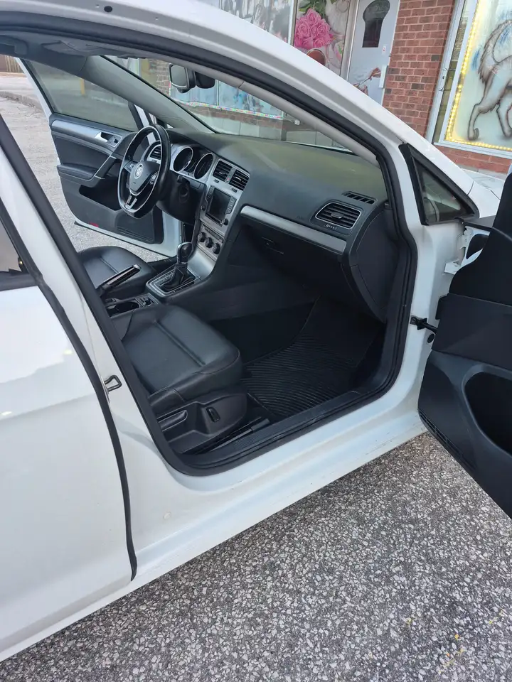 Volkswagen Golf photo Volkswagen Golf