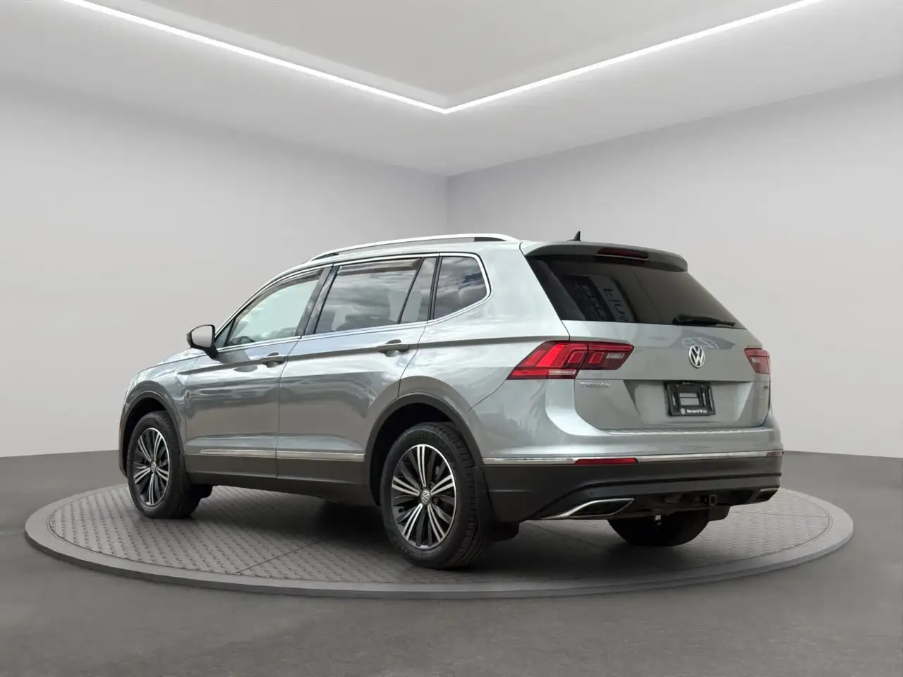 Volkswagen Tiguan снимка Volkswagen Tiguan