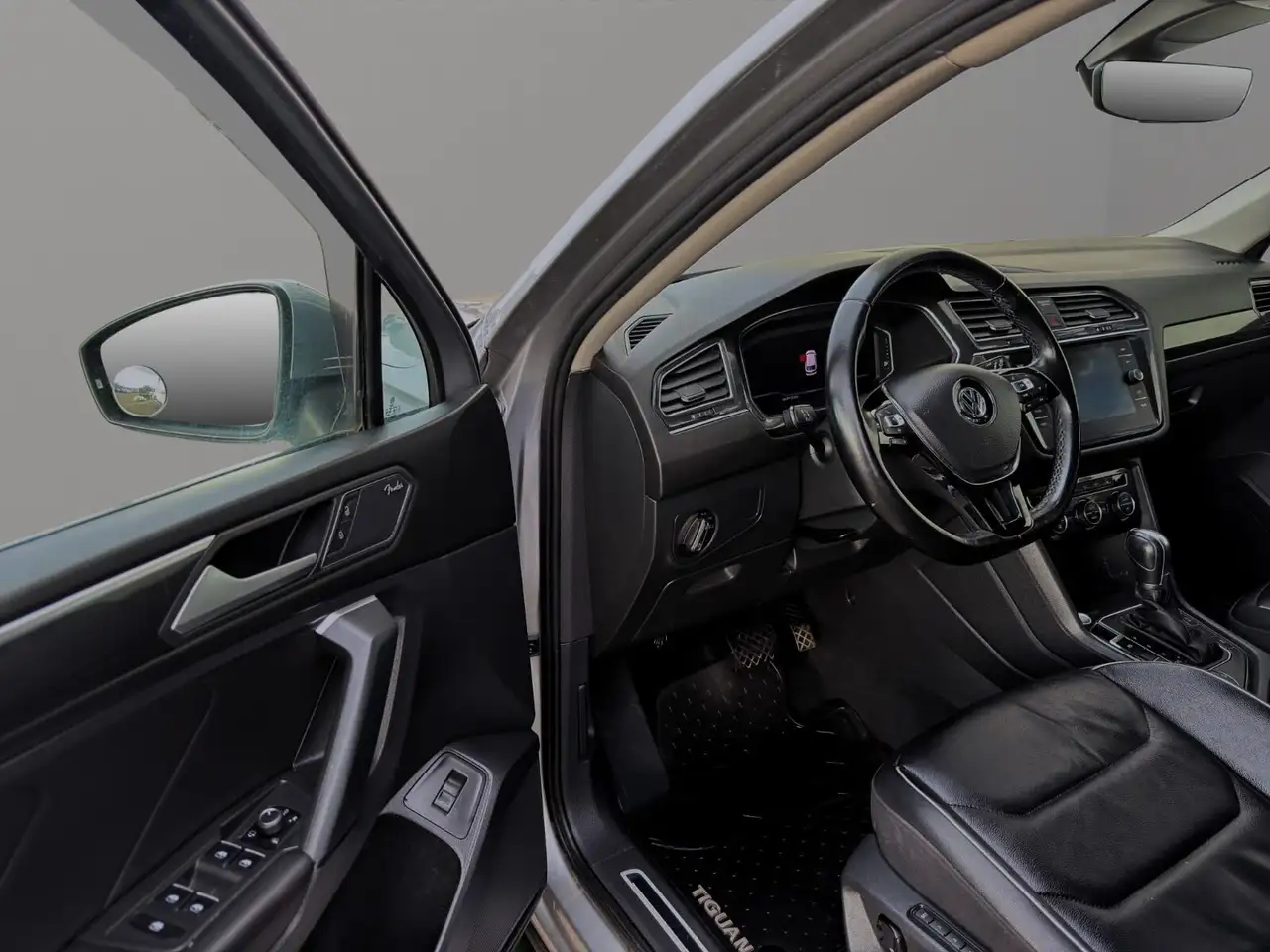 Volkswagen Tiguan снимка Volkswagen Tiguan