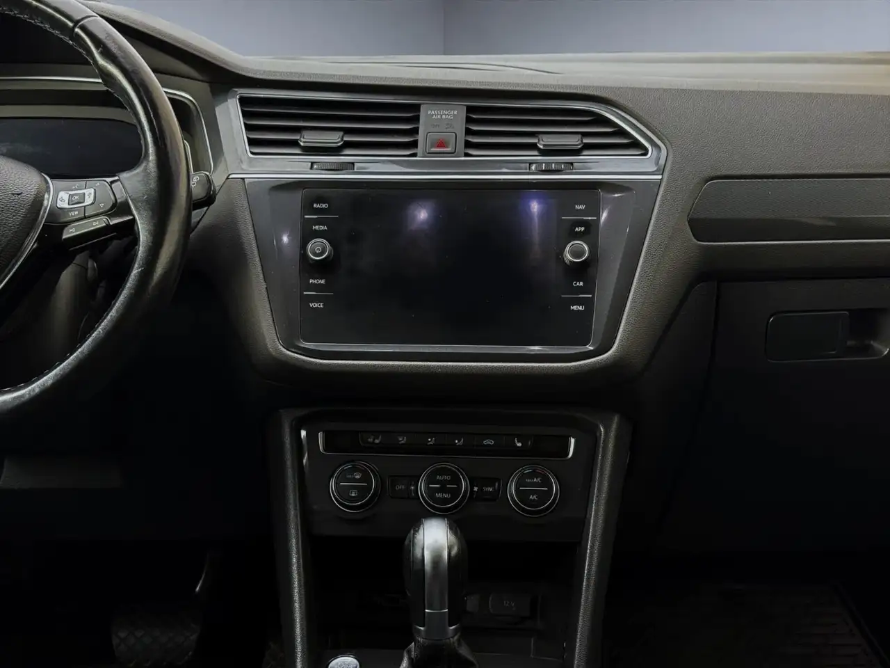 Volkswagen Tiguan снимка Volkswagen Tiguan