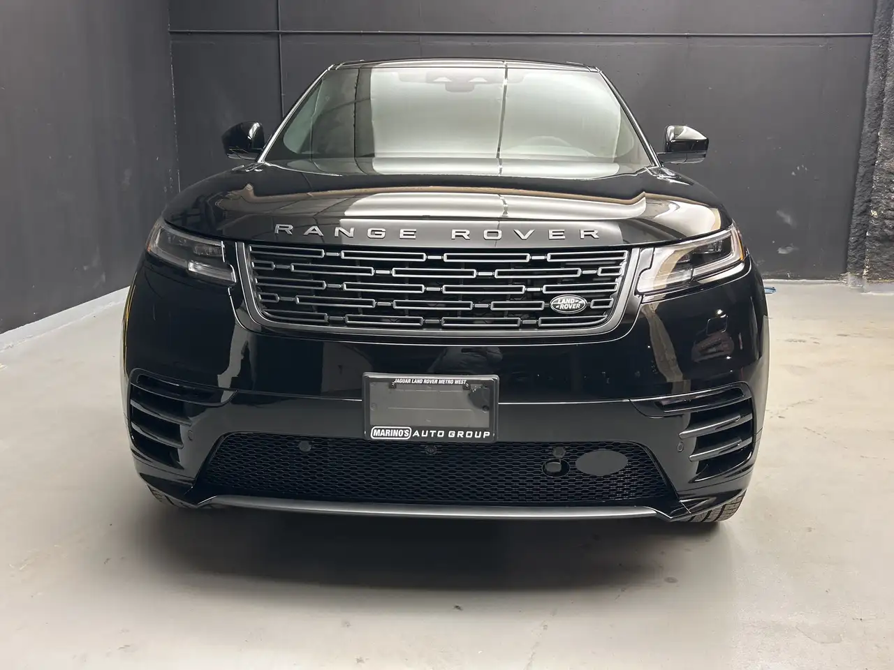Land Rover Range Rover Velar photo Land Rover Range Rover Velar