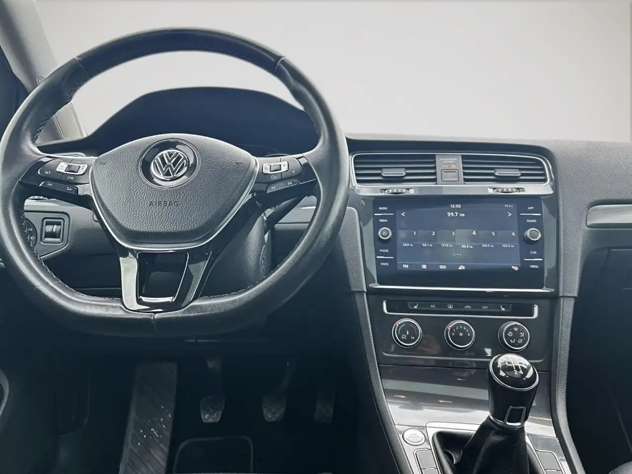 Volkswagen Golf снимка Volkswagen Golf