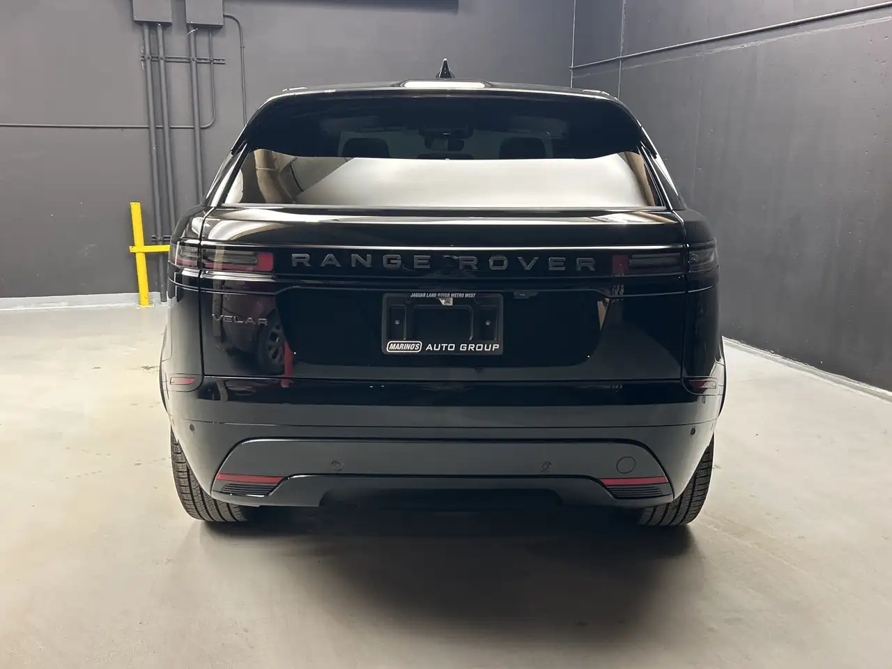 Land Rover Range Rover Velar photo Land Rover Range Rover Velar