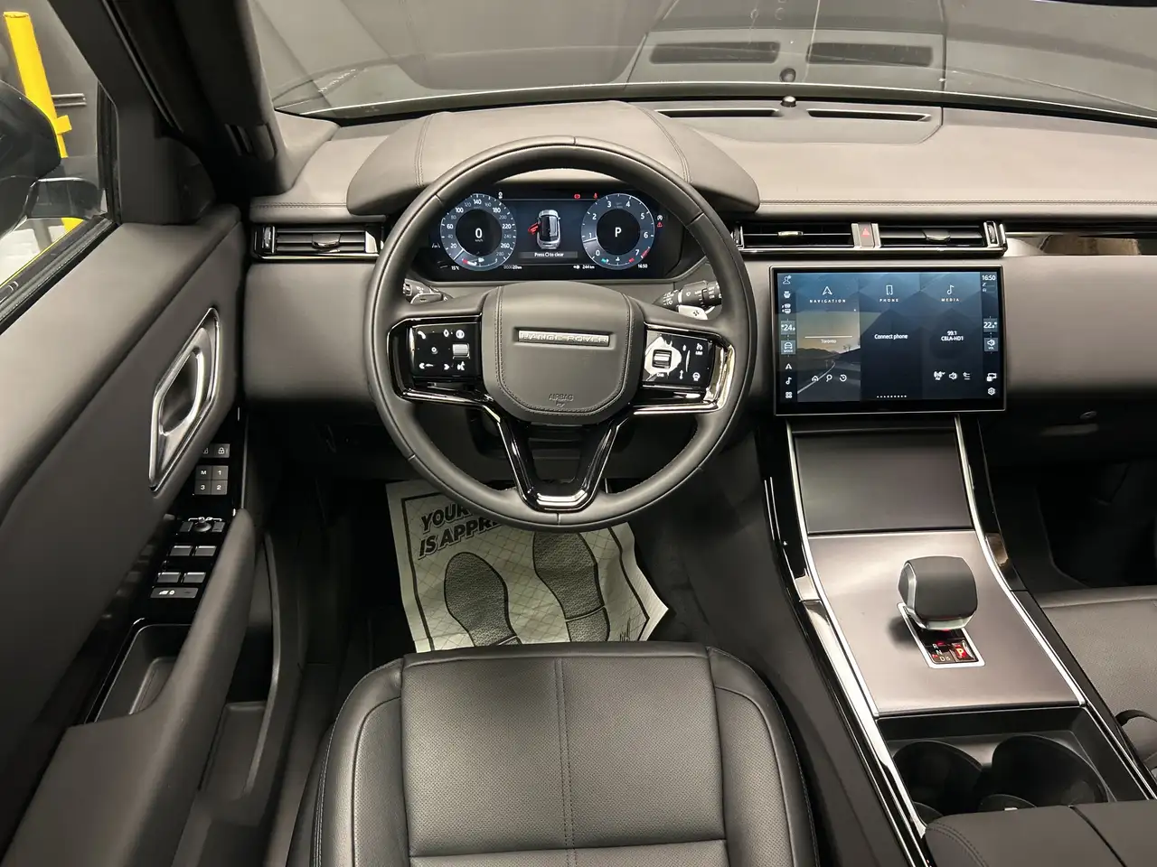 Land Rover Range Rover Velar photo Land Rover Range Rover Velar