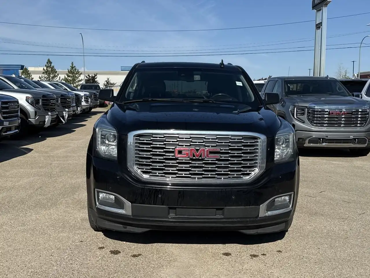 GMC Yukon снимка GMC Yukon